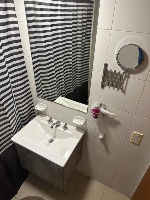 Lujoso Semipiso Panoramico 2 Cocina Independiente Lavadero Cochera Privada A Metros Del Subte Apartamento *